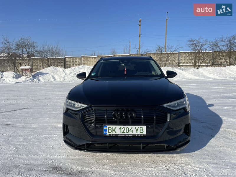 Внедорожник / Кроссовер Audi e-tron 2021 в Ровно