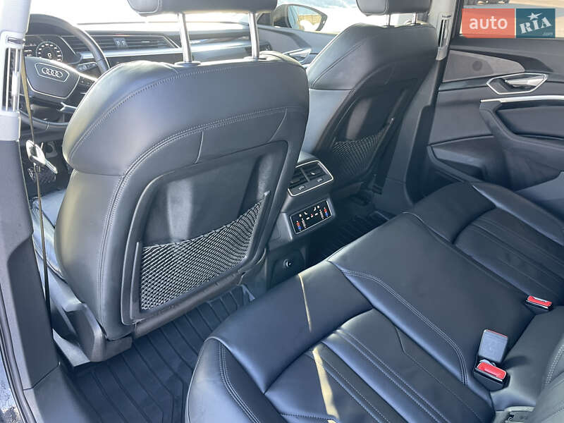 Внедорожник / Кроссовер Audi e-tron 2021 в Ровно