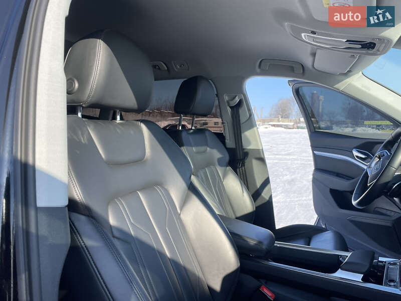 Внедорожник / Кроссовер Audi e-tron 2021 в Ровно