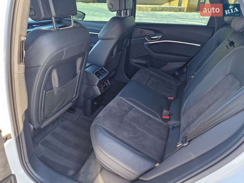 Внедорожник / Кроссовер Audi e-tron 2020 в Новояворовске