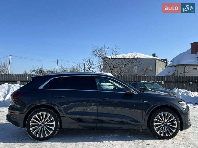 Внедорожник / Кроссовер Audi e-tron 2022 в Луцке