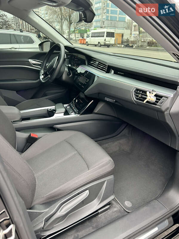 Внедорожник / Кроссовер Audi e-tron 2020 в Каменском фото 14 Внедорожник / Кроссовер Audi e-tron 2020 в Каменском
