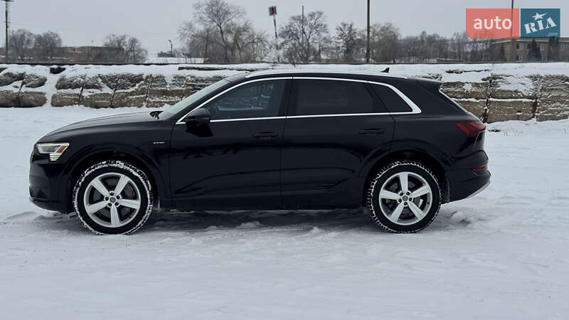 Позашляховик / Кросовер Audi e-tron 2019 в Умані фото 15 Позашляховик / Кросовер Audi e-tron 2019 в Умані