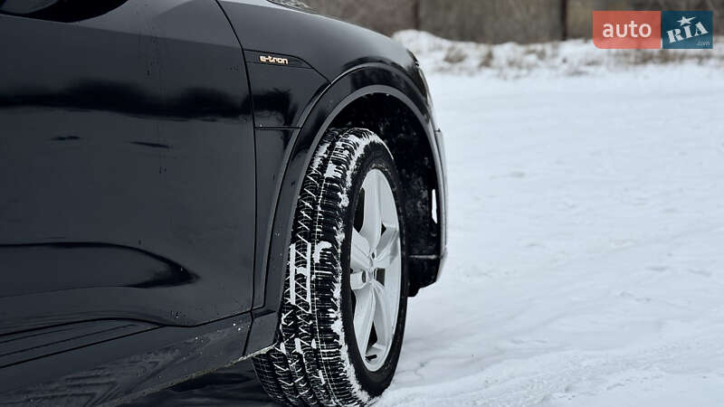 Позашляховик / Кросовер Audi e-tron 2019 в Умані фото 30 Позашляховик / Кросовер Audi e-tron 2019 в Умані