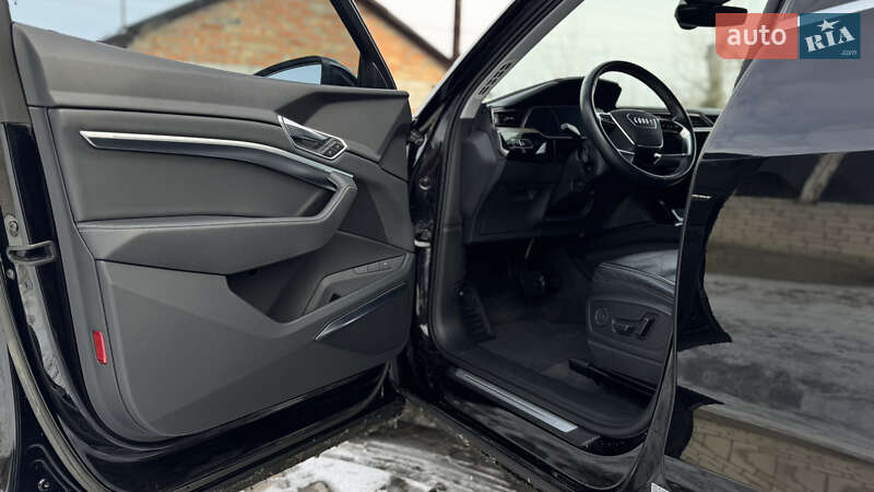 Позашляховик / Кросовер Audi e-tron 2019 в Умані фото 39 Позашляховик / Кросовер Audi e-tron 2019 в Умані