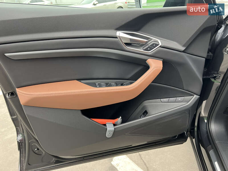 Внедорожник / Кроссовер Audi e-tron 2022 в Киеве фото 24 Внедорожник / Кроссовер Audi e-tron 2022 в Киеве