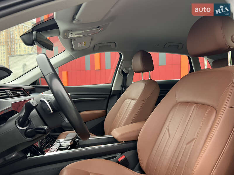 Внедорожник / Кроссовер Audi e-tron 2022 в Киеве фото 28 Внедорожник / Кроссовер Audi e-tron 2022 в Киеве