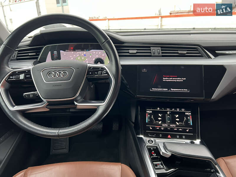 Внедорожник / Кроссовер Audi e-tron 2022 в Киеве фото 34 Внедорожник / Кроссовер Audi e-tron 2022 в Киеве