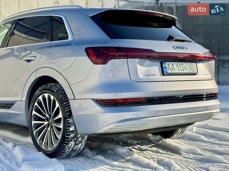 Внедорожник / Кроссовер Audi e-tron 2021 в Киеве