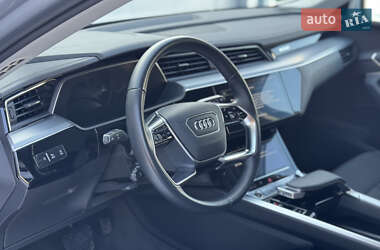 Внедорожник / Кроссовер Audi e-tron 2021 в Киеве фото 56 Внедорожник / Кроссовер Audi e-tron 2021 в Киеве