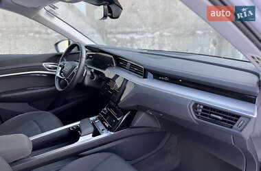 Внедорожник / Кроссовер Audi e-tron 2021 в Киеве фото 59 Внедорожник / Кроссовер Audi e-tron 2021 в Киеве
