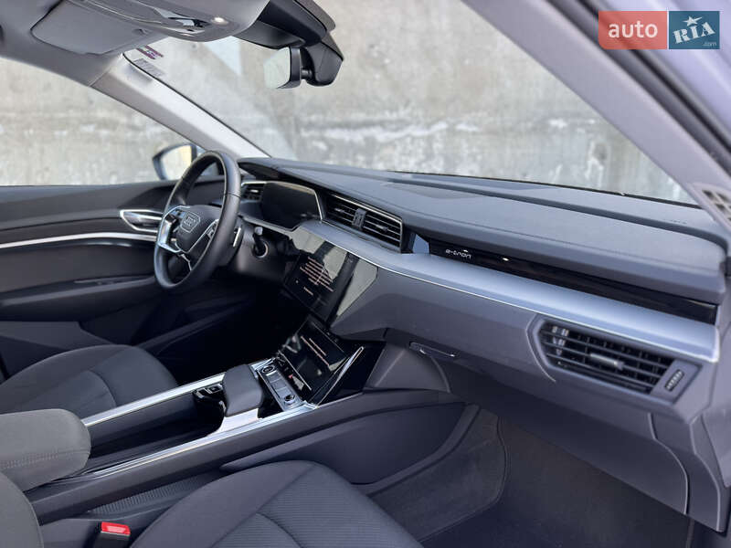 Внедорожник / Кроссовер Audi e-tron 2021 в Киеве