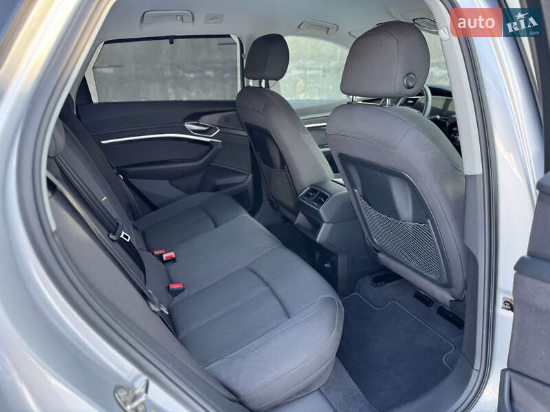 Внедорожник / Кроссовер Audi e-tron 2021 в Киеве