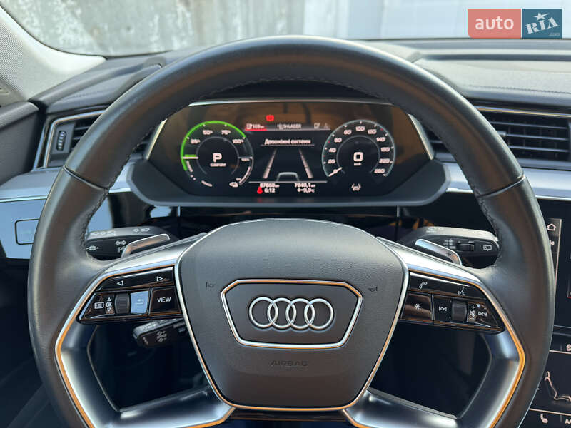 Внедорожник / Кроссовер Audi e-tron 2021 в Киеве