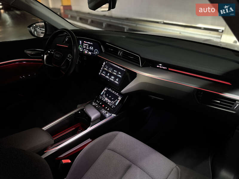 Внедорожник / Кроссовер Audi e-tron 2021 в Киеве