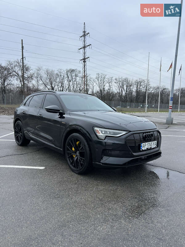 Внедорожник / Кроссовер Audi e-tron 2019 в Днепре фото 3 Внедорожник / Кроссовер Audi e-tron 2019 в Днепре
