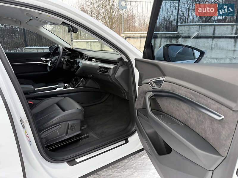 Внедорожник / Кроссовер Audi e-tron 2021 в Ровно