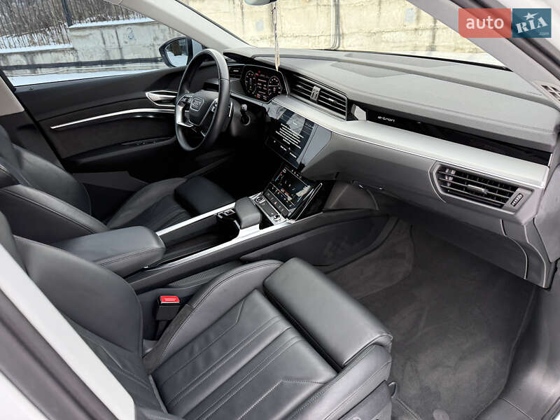 Внедорожник / Кроссовер Audi e-tron 2021 в Ровно