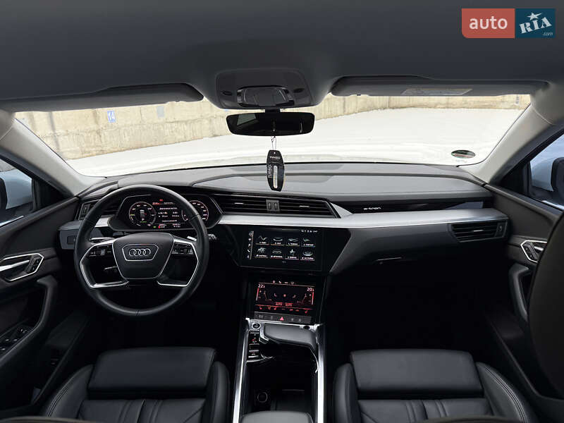 Внедорожник / Кроссовер Audi e-tron 2021 в Ровно