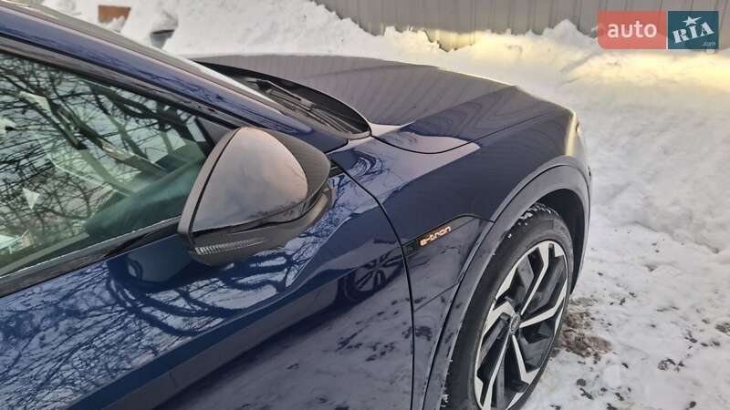 Позашляховик / Кросовер Audi e-tron 2021 в Дніпрі