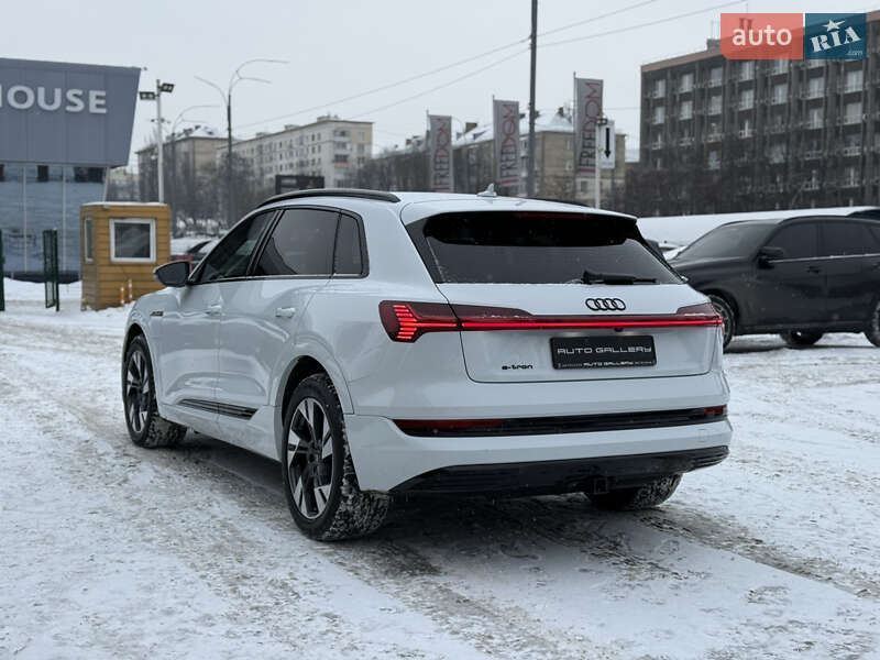 Внедорожник / Кроссовер Audi e-tron 2021 в Киеве