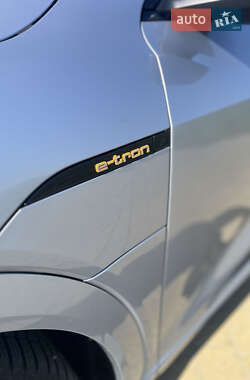 Внедорожник / Кроссовер Audi e-tron 2022 в Львове