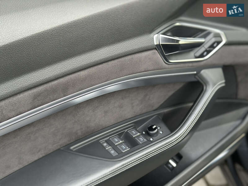 Внедорожник / Кроссовер Audi e-tron 2019 в Мукачево