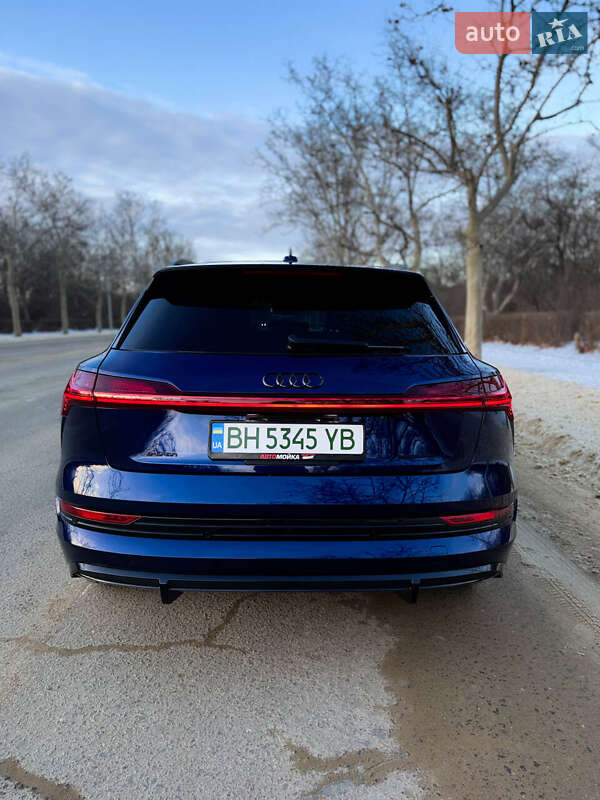 Позашляховик / Кросовер Audi e-tron 2022 в Одесі