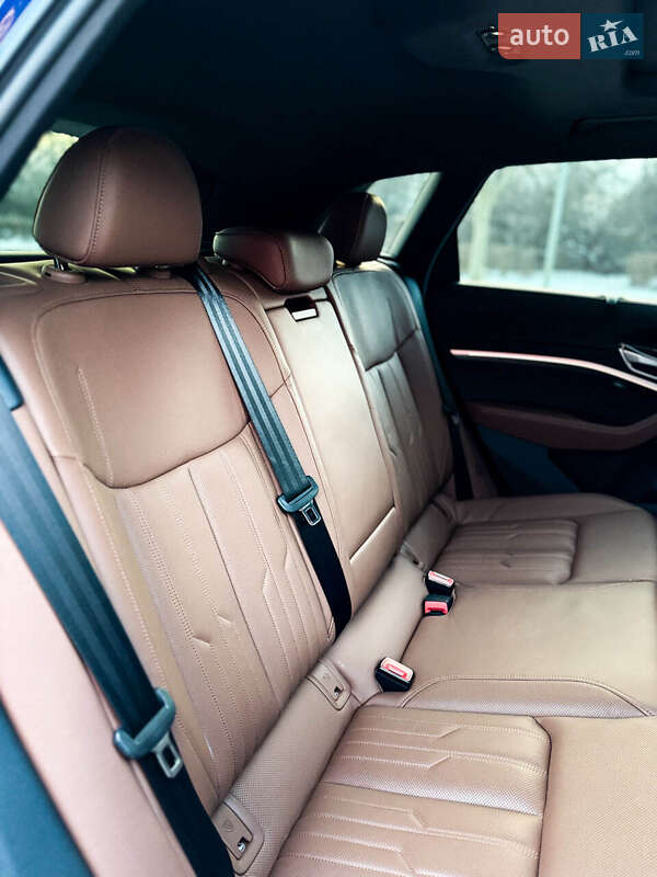 Позашляховик / Кросовер Audi e-tron 2022 в Одесі