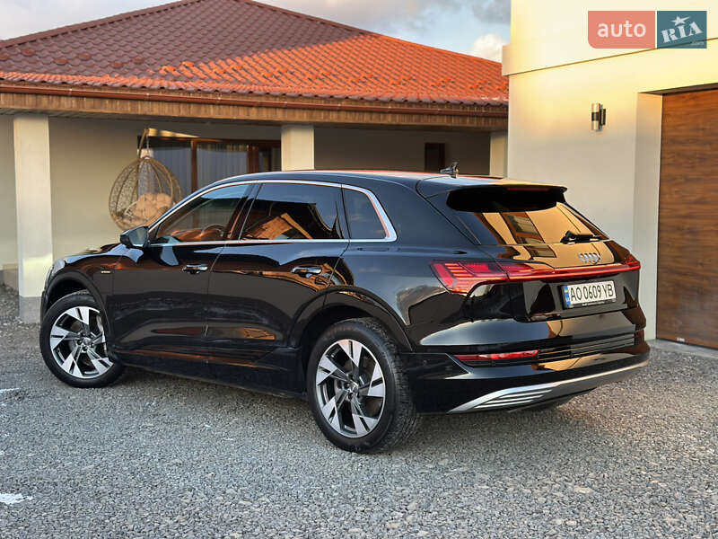 Позашляховик / Кросовер Audi e-tron 2020 в Ужгороді
