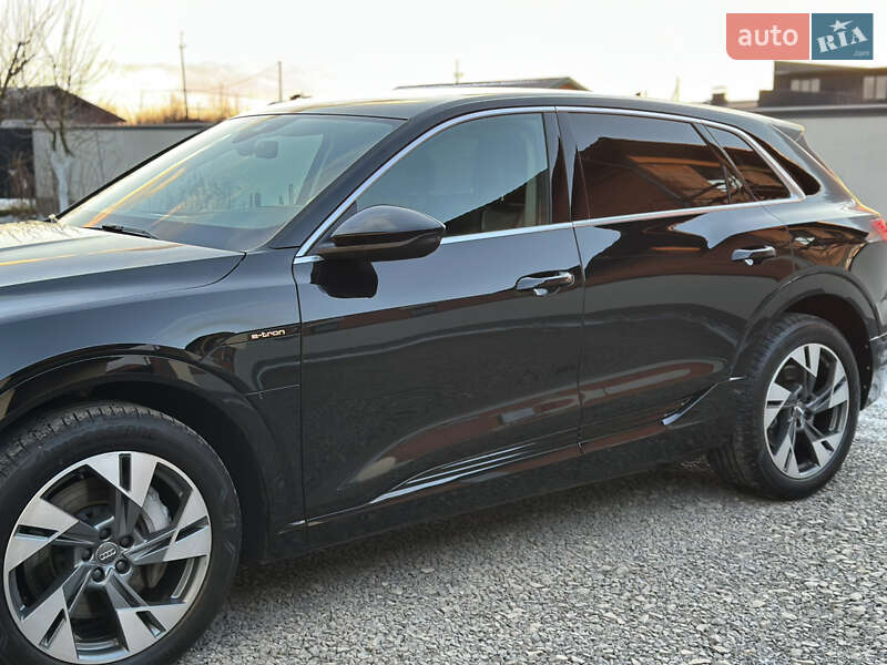 Позашляховик / Кросовер Audi e-tron 2020 в Ужгороді