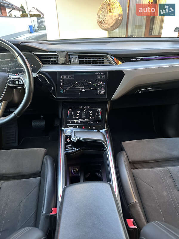 Позашляховик / Кросовер Audi e-tron 2020 в Ужгороді