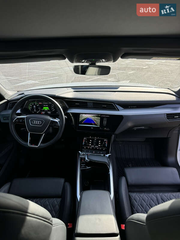 Внедорожник / Кроссовер Audi e-tron 2022 в Ужгороде