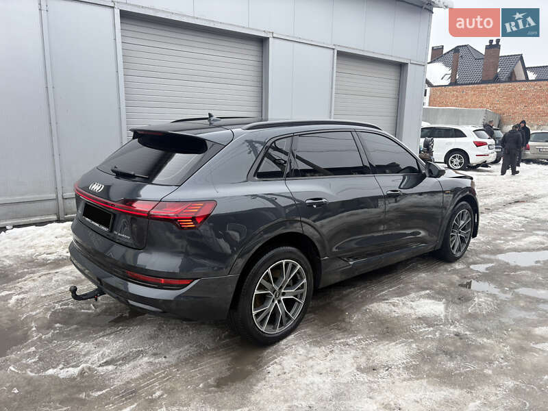 Позашляховик / Кросовер Audi e-tron 2022 в Львові
