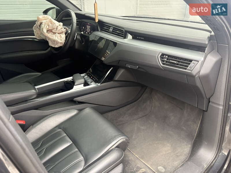 Позашляховик / Кросовер Audi e-tron 2022 в Львові