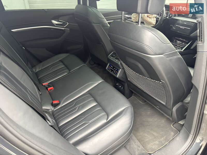 Позашляховик / Кросовер Audi e-tron 2022 в Львові