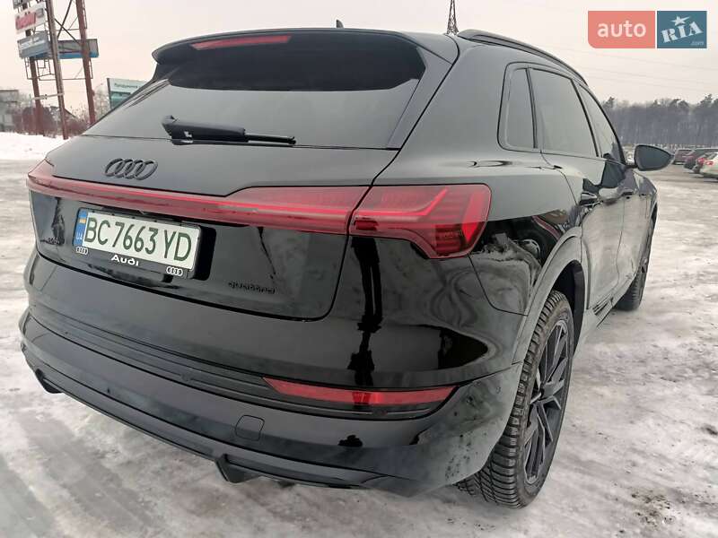 Позашляховик / Кросовер Audi e-tron 2022 в Львові