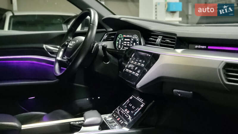Внедорожник / Кроссовер Audi e-tron 2019 в Киеве