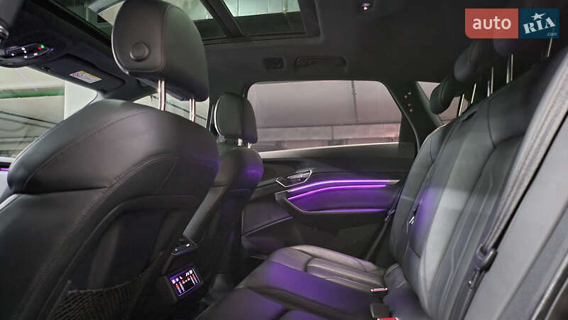 Внедорожник / Кроссовер Audi e-tron 2019 в Киеве