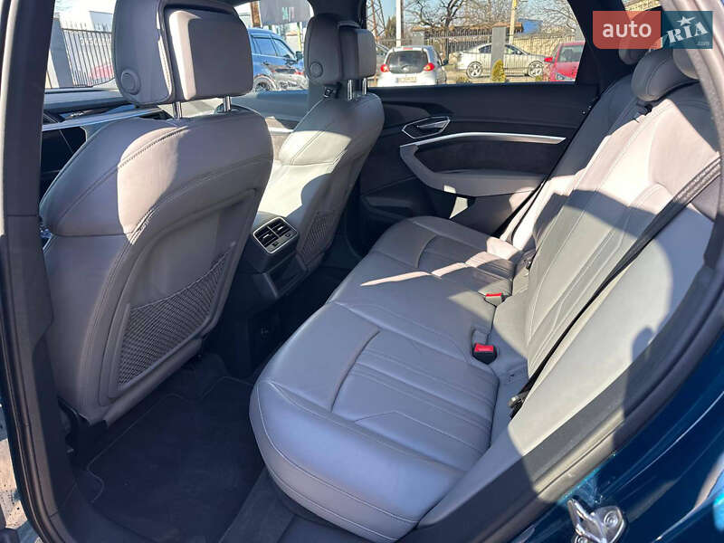 Внедорожник / Кроссовер Audi e-tron 2019 в Ужгороде