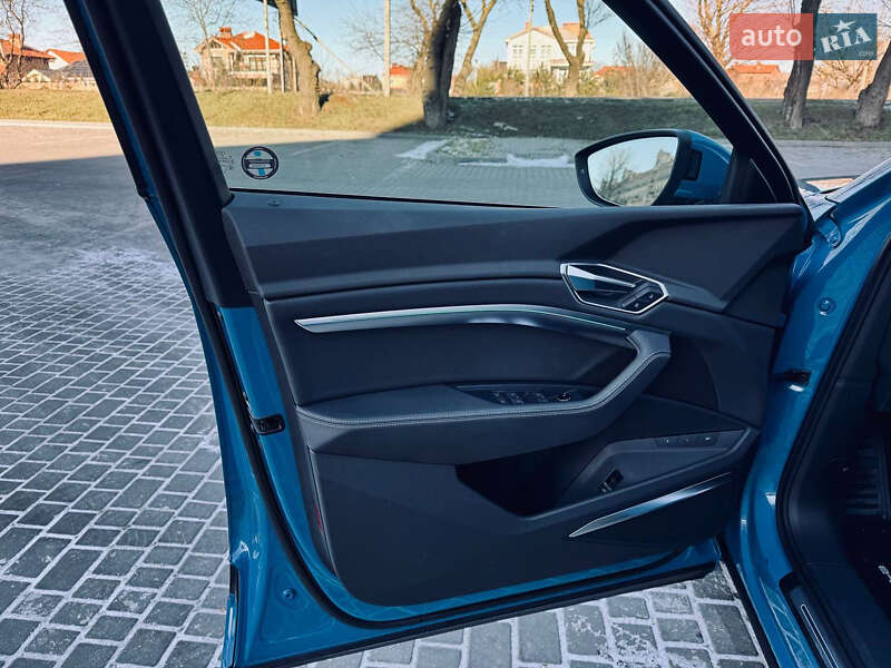 Внедорожник / Кроссовер Audi e-tron 2019 в Одессе
