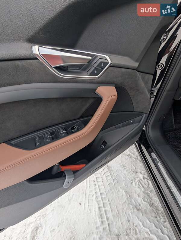 Внедорожник / Кроссовер Audi e-tron 2020 в Нововолынске