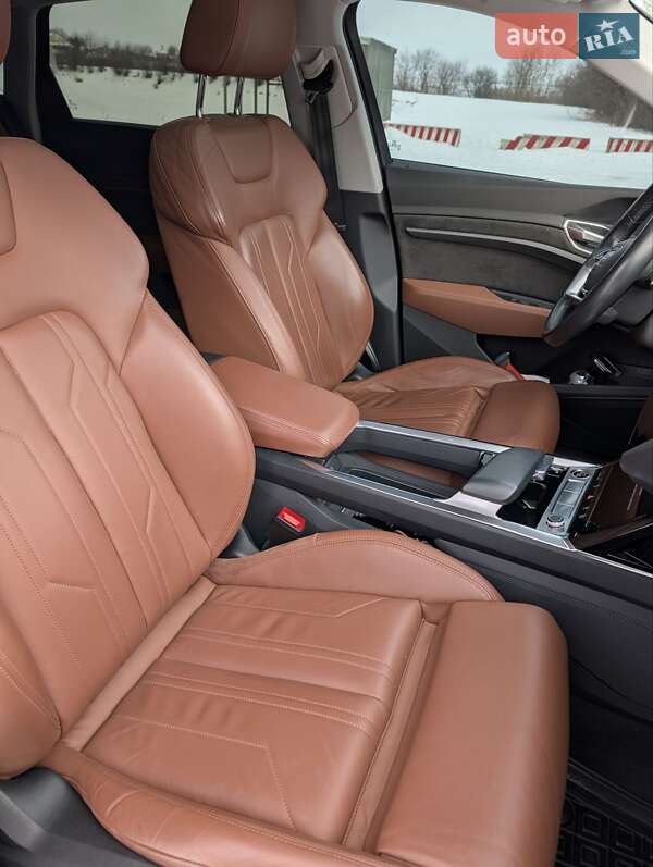 Внедорожник / Кроссовер Audi e-tron 2020 в Нововолынске