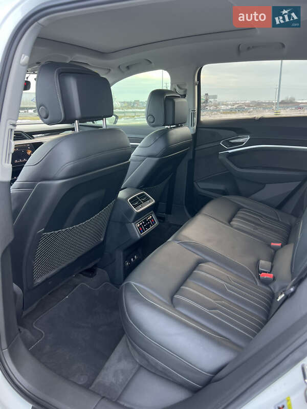 Внедорожник / Кроссовер Audi e-tron 2019 в Львове