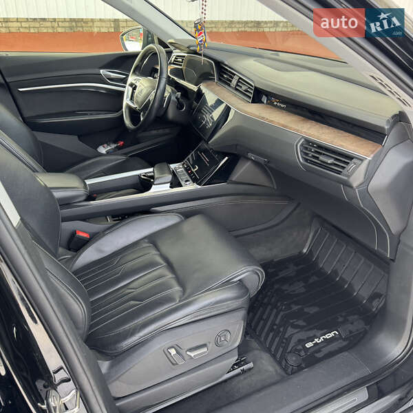 Внедорожник / Кроссовер Audi e-tron 2019 в Львове