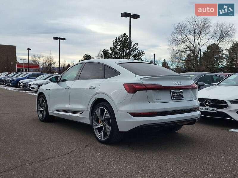 Позашляховик / Кросовер Audi e-tron 2022 в Львові