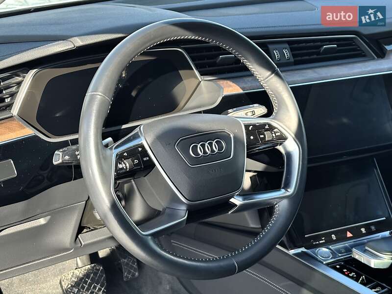 Позашляховик / Кросовер Audi e-tron 2019 в Києві