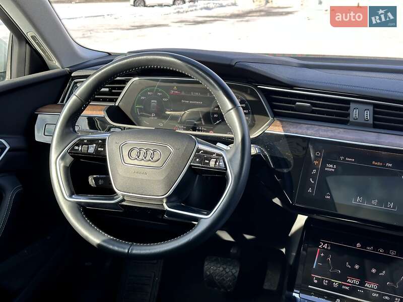 Позашляховик / Кросовер Audi e-tron 2019 в Києві