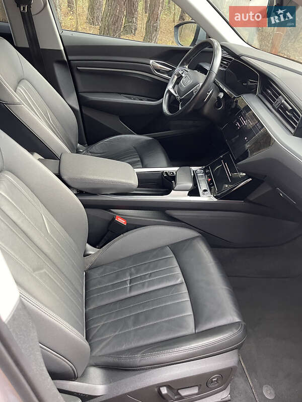 Позашляховик / Кросовер Audi e-tron 2020 в Львові фото 11 Позашляховик / Кросовер Audi e-tron 2020 в Львові