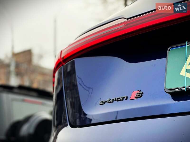 Позашляховик / Кросовер Audi e-tron 2021 в Києві фото 24 Позашляховик / Кросовер Audi e-tron 2021 в Києві